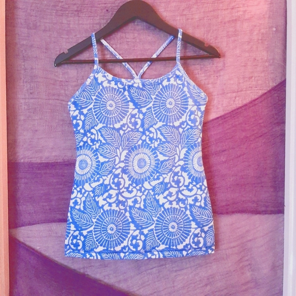 Tank Lululemon - Picture 1 of 4